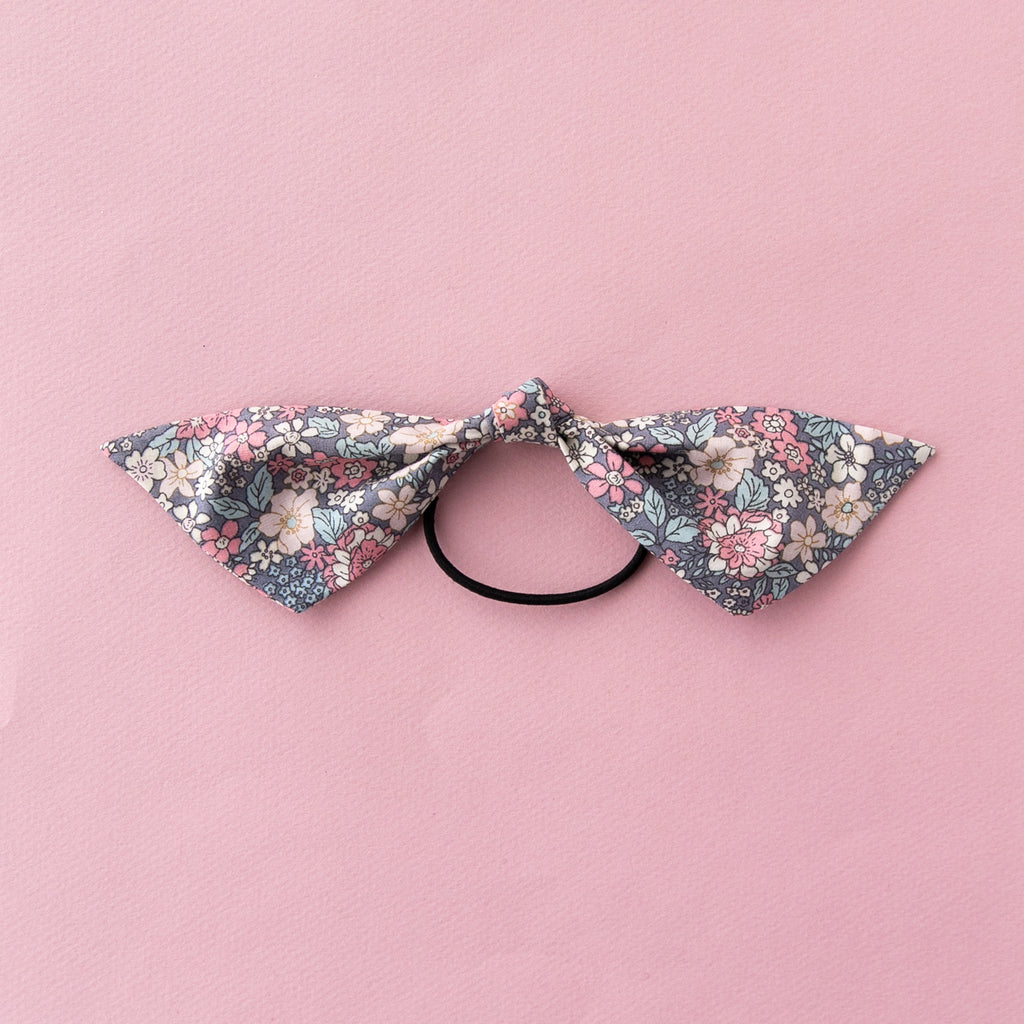 January - Grey Floral Modern Knot