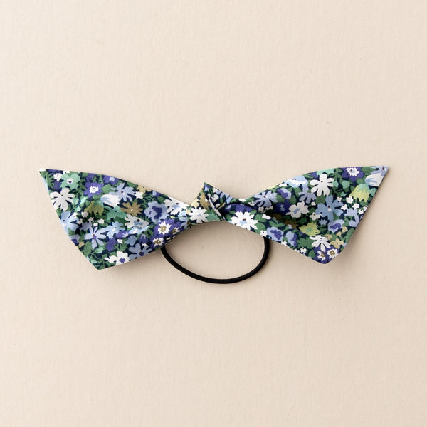 March - Floral Modern Knot
