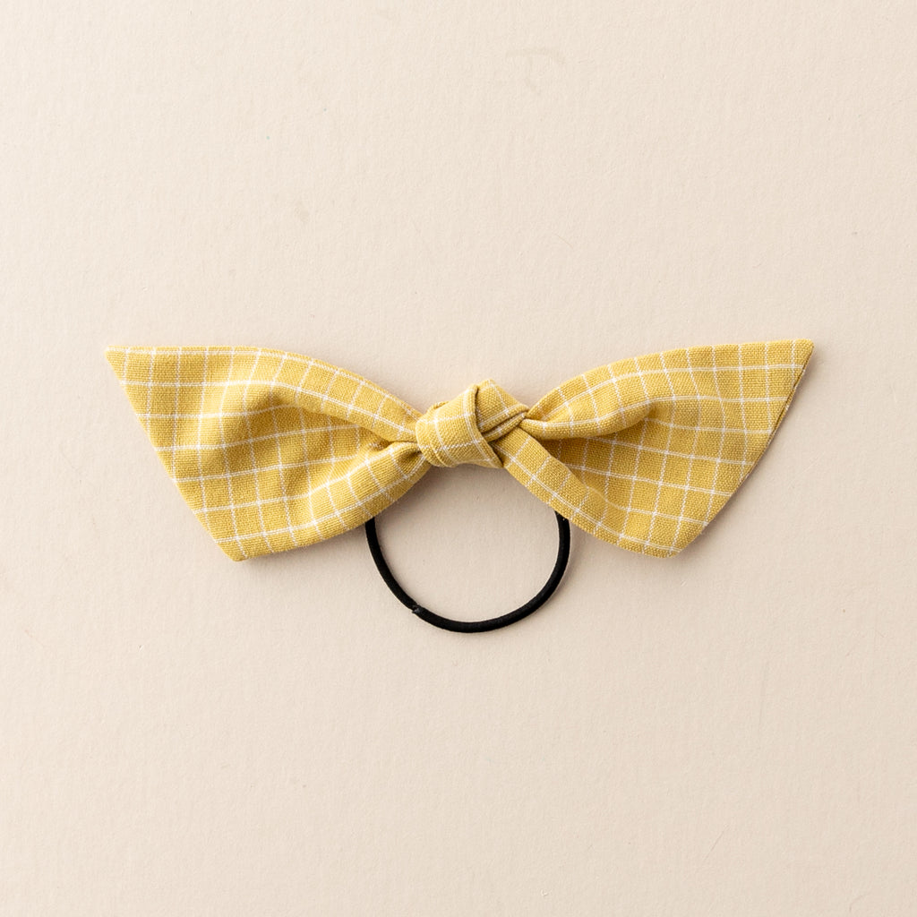 March - Yellow Grid Modern Knot