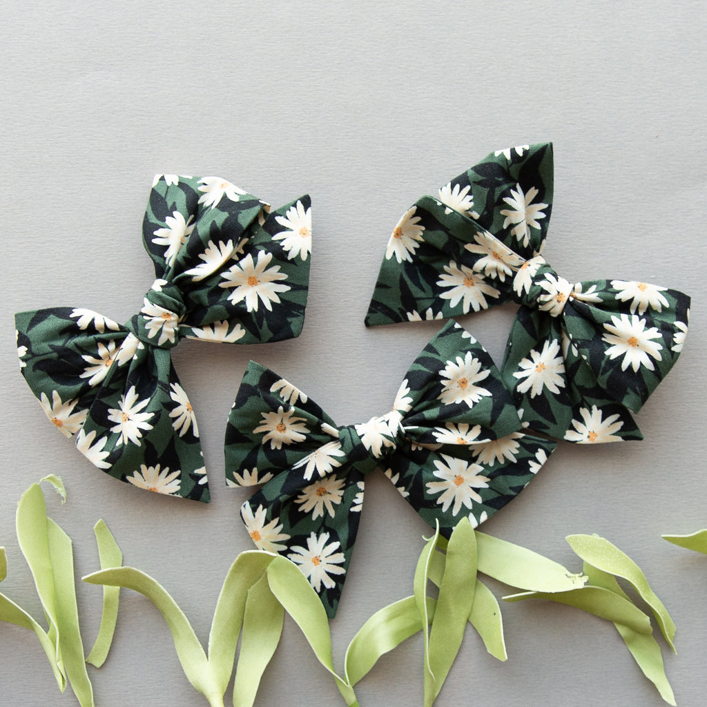 September - Daisy Oversized Hand-tied