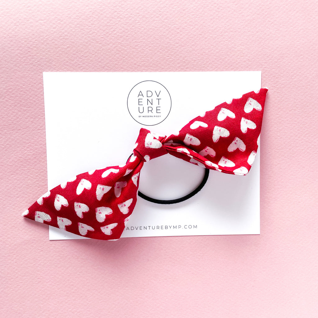 February - Red Hearts Modern Knot