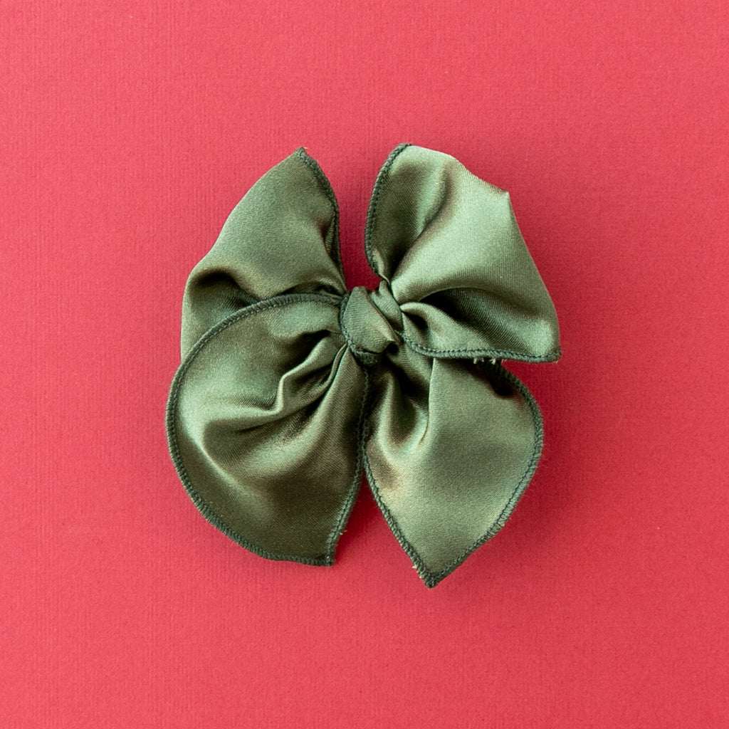 December - Green Satin Petite Party Bow