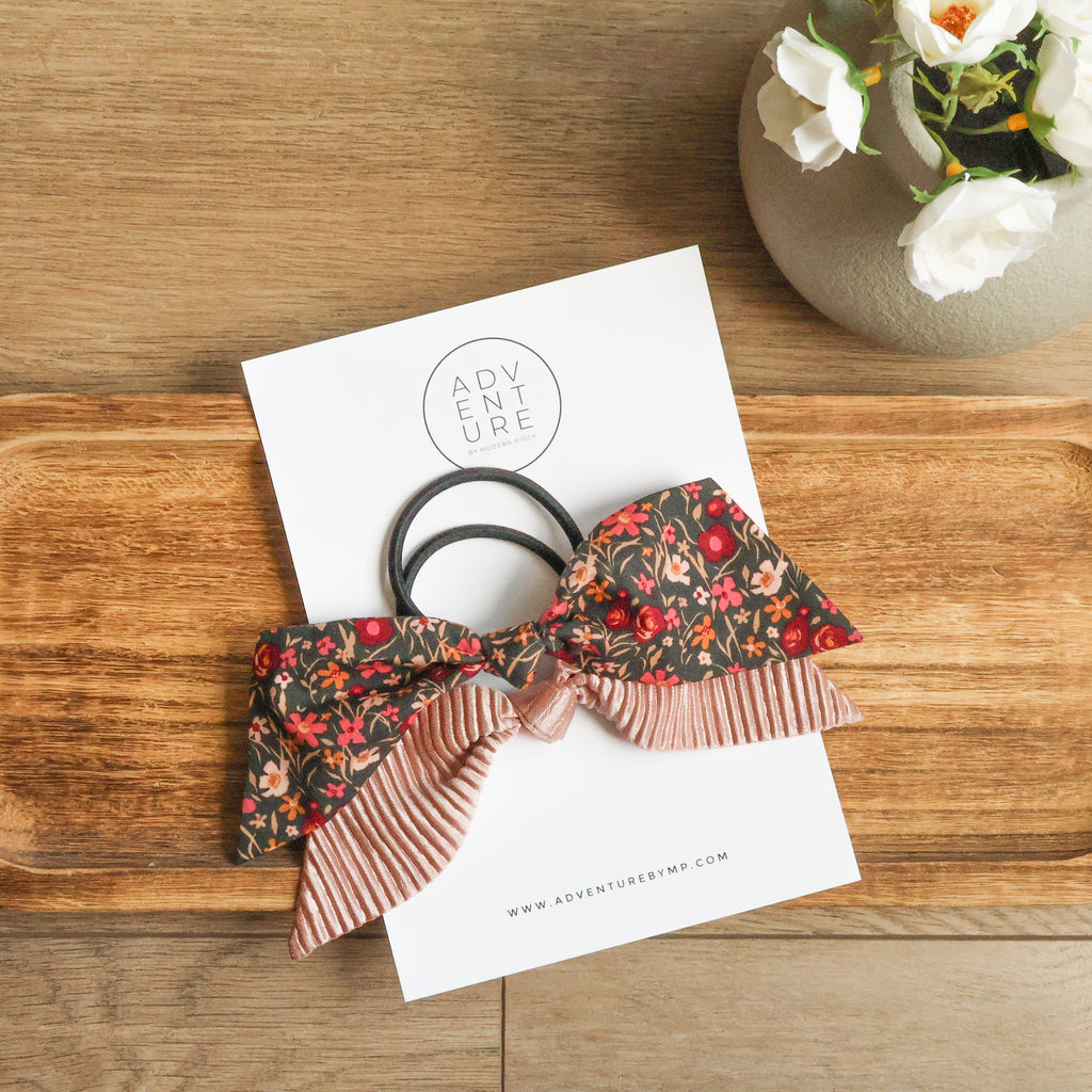 September 2026 Modern Knot Set
