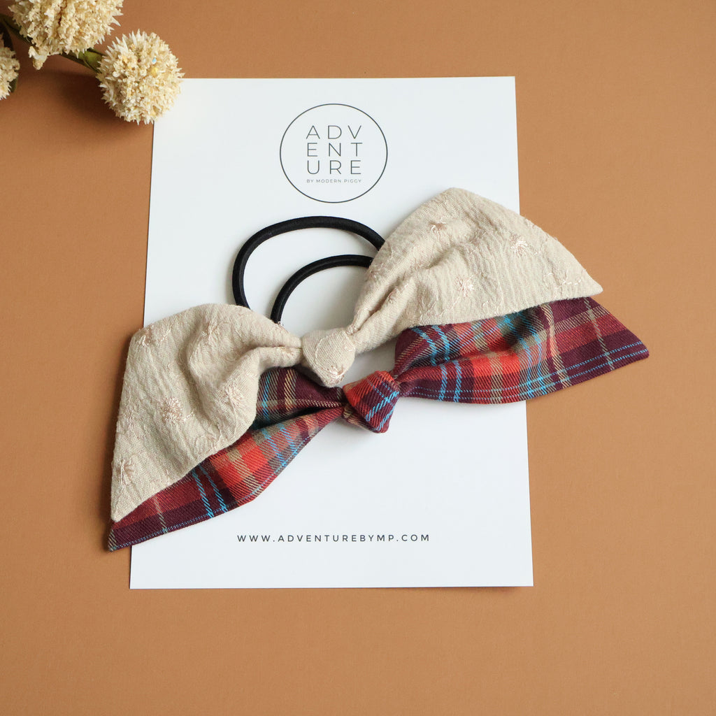 November 2026 Modern Knot Set