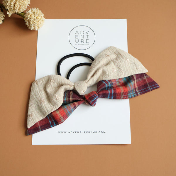 November 2026 Modern Knot Set